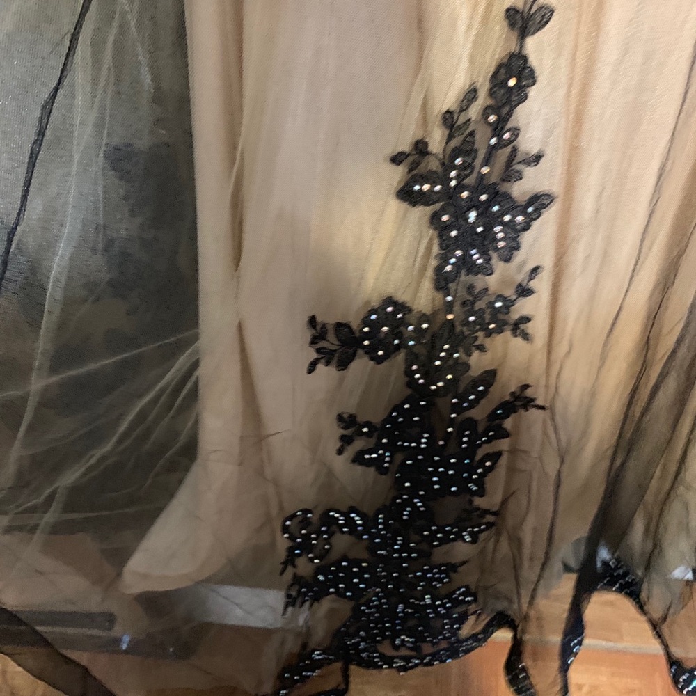 Dress - Picture 2 of 6